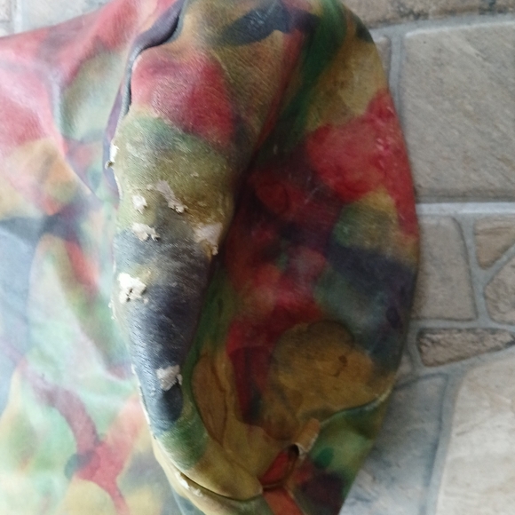 Vintage 1984 Leather painted tye dye design BoHo bag, long strap 17" 1/2 x 14" - Picture 8 of 12